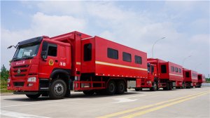 重汽后雙橋宿營(yíng)車(chē)